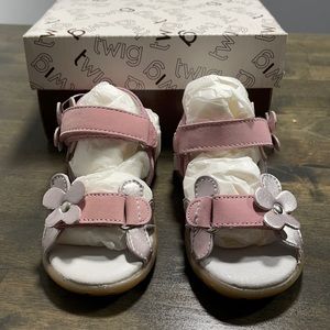 NWT Twig Girls Pink Nubuck Leather Size EUR 20 Shoes